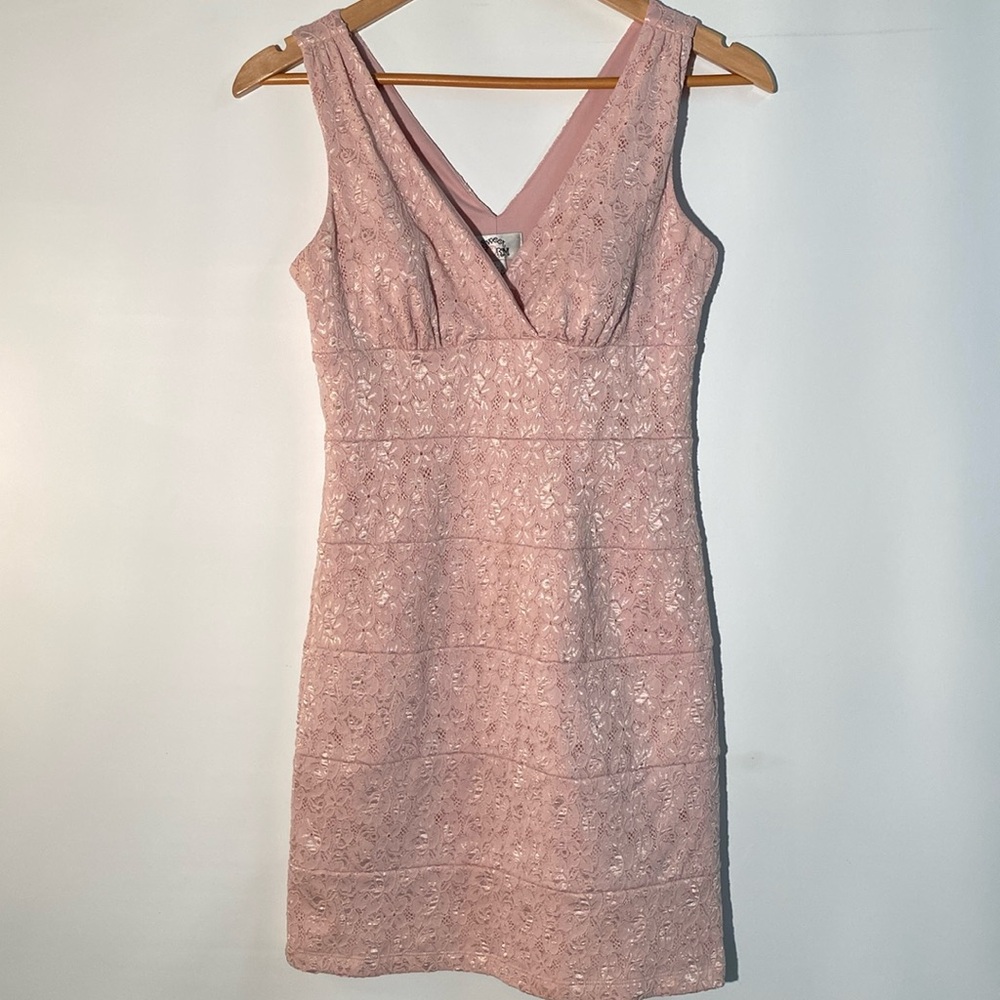 Sweet storm - very pretty soft pink lace dress. Size L